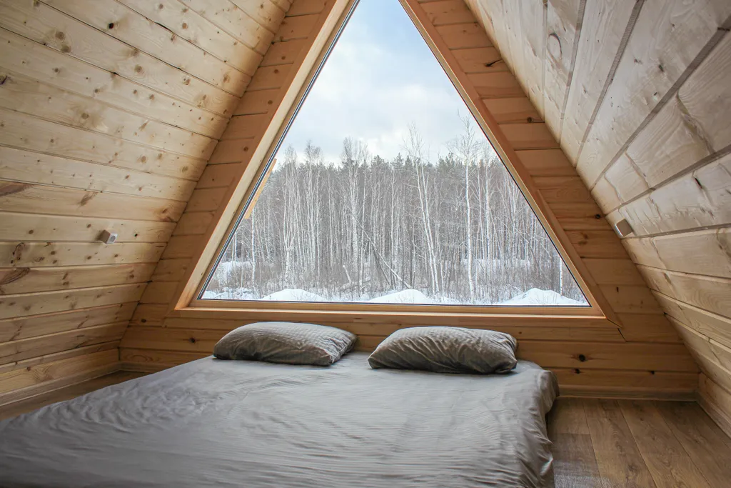 Уютный дом у ручья