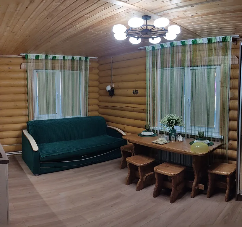 Дом Изумруд в лесу