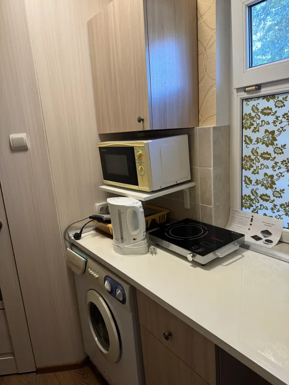 Уютная комната с отдельным входом в центре города, бюджетный вариант