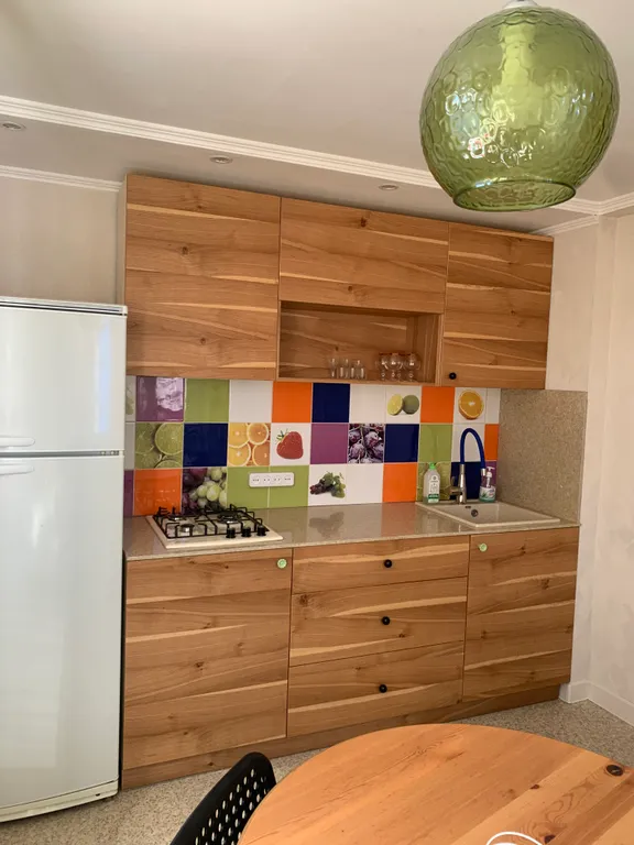 Дом со своим двором и парковкой