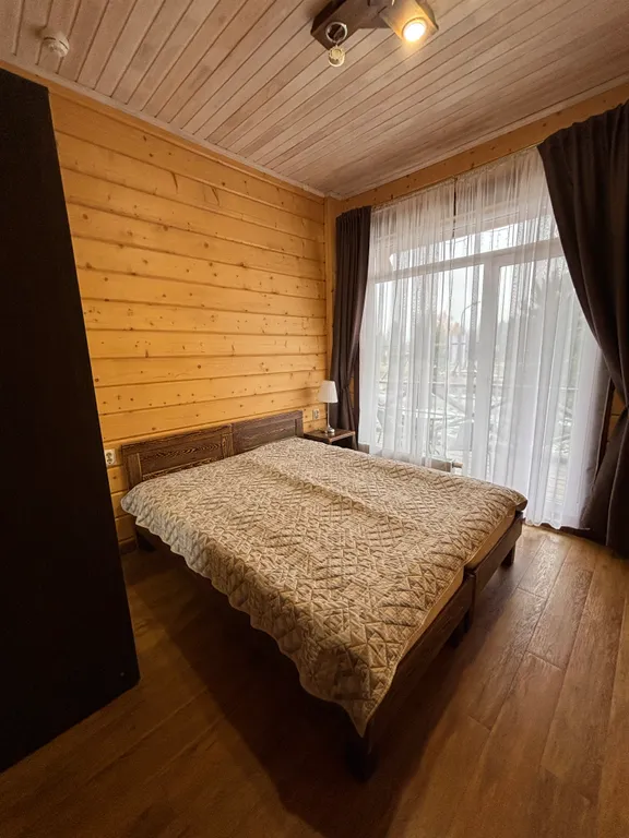 Апартаменты в солнечной долине с видом на озеро