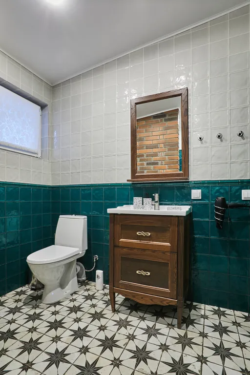 Большой коттедж с 5 спальнями, камином и террасой, Ромашка