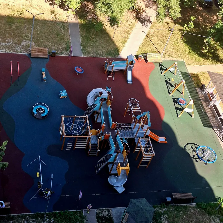 Апартаменты в центре с видом на город и горы