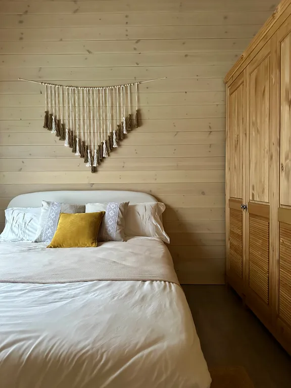 Домик в деревне На Бали Бывали с видом на лес