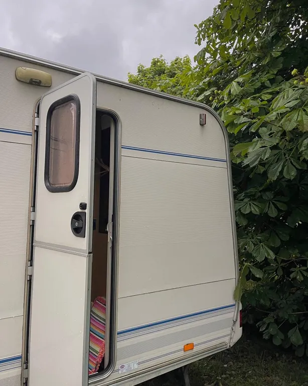 Автодомик для двоих с видом на озеро