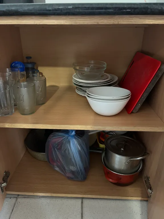 Трехместный номер (подходит для семьи из 4 чел), небольшой эконом