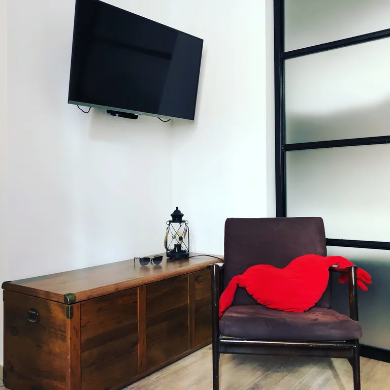 Просторная квартира в центре с собственным двориком