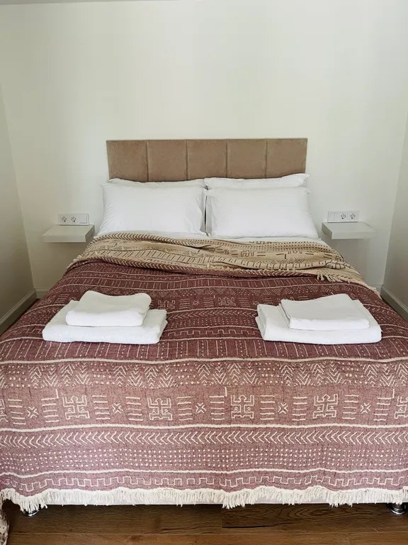 Двухуровневая лофт квартира с выходом в сад