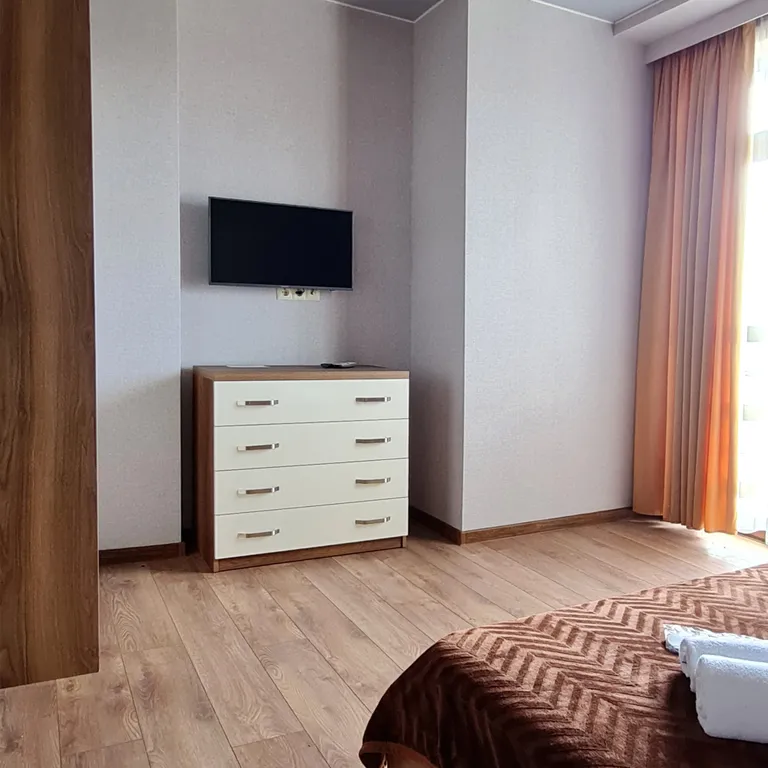 Студия в Гонио с видом на сад и горы, 10 минут до моря