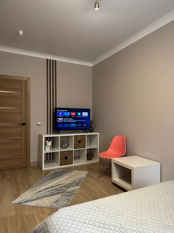 Яркая квартира на набережной