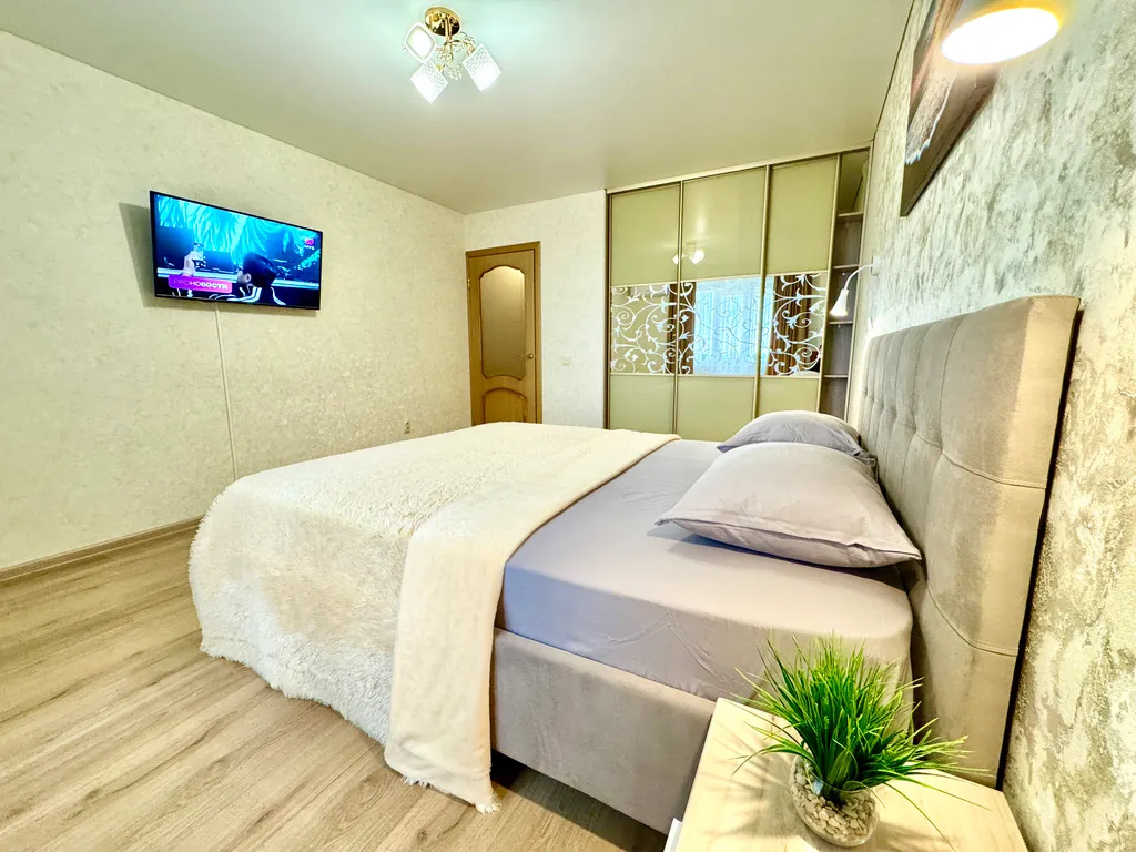 Красивая, уютная квартира в новом доме рядом с ТЦ "Космопорт"