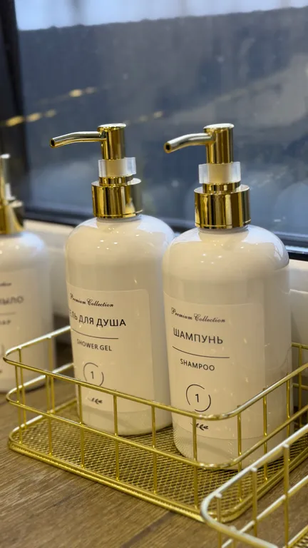 Уютный дом с панорамными окнами рядом с озером