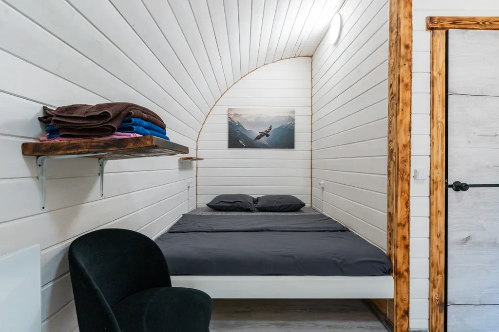 Уютный домик на опушке леса