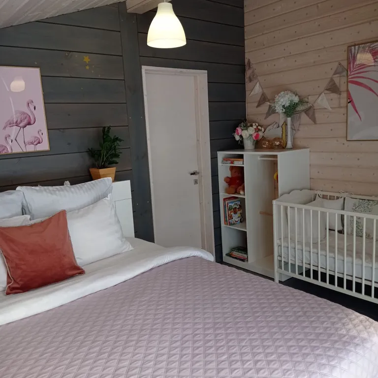 Просторный дом с баней и игровой зоной для детей