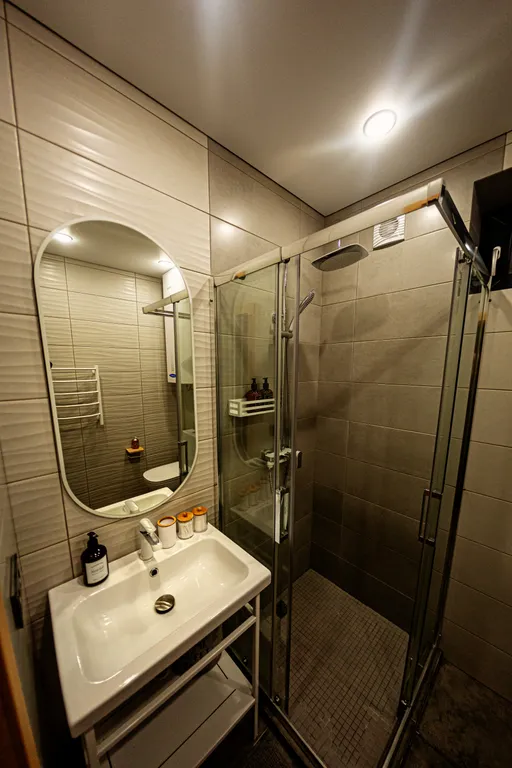 Шале с бассейном и джакузи под открытым небом