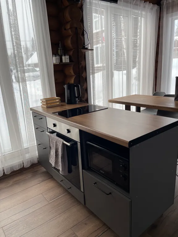 Комфортабельный дом из бревна с 2мя спальнями