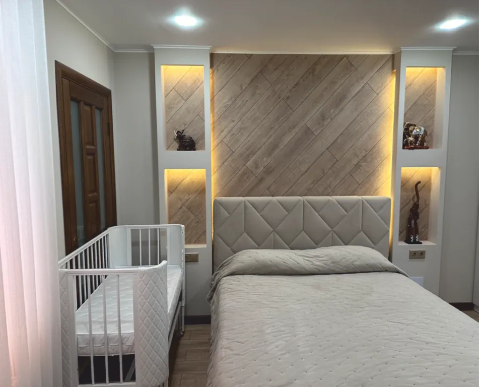 Уютный дом с отдельным двором, зоной барбекю и парковочным местом