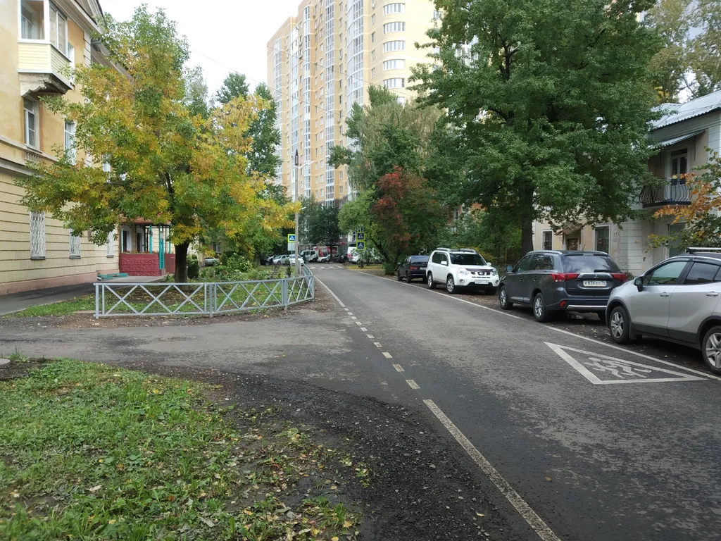 Квартира Квартира в центре с отдельным входом и своей парковкой под окном — Ярославль