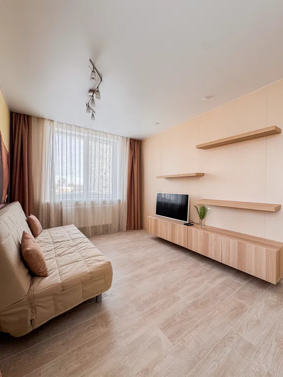 Большая квартира рядом с Планетой