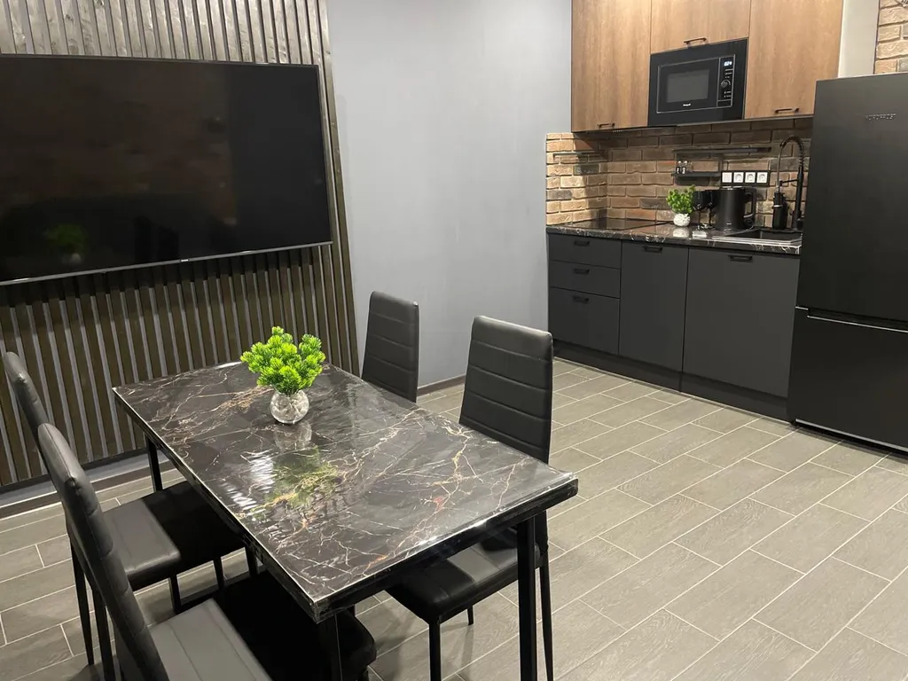 Однокомнатная квартира-студия с дизайнерским ремонтом