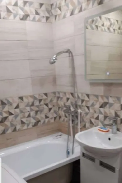 Двухкомнатная квартира с современным ремонтом в центре Норильска