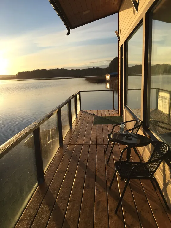 Дом на воде HouseBoat Kovcheg