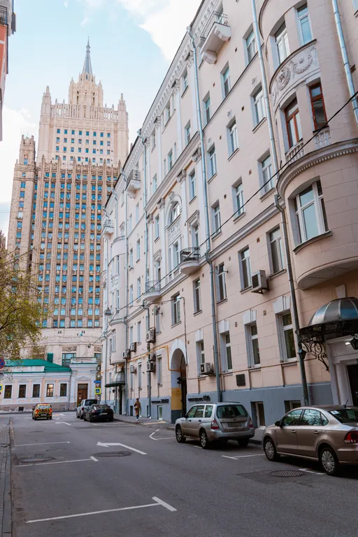 Квартира Квартира Просторная трешка на Арбате с балконом — Москва