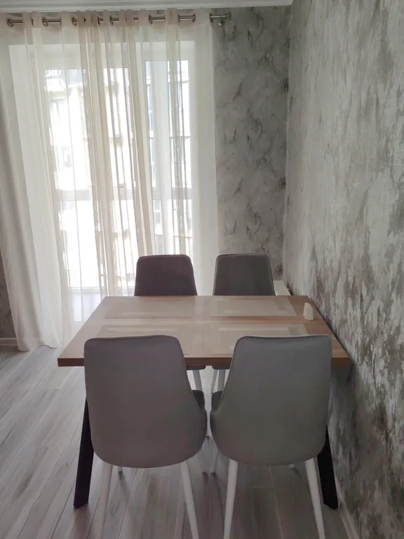 Просторная квартира в новом жилом комплексе на берегу моря