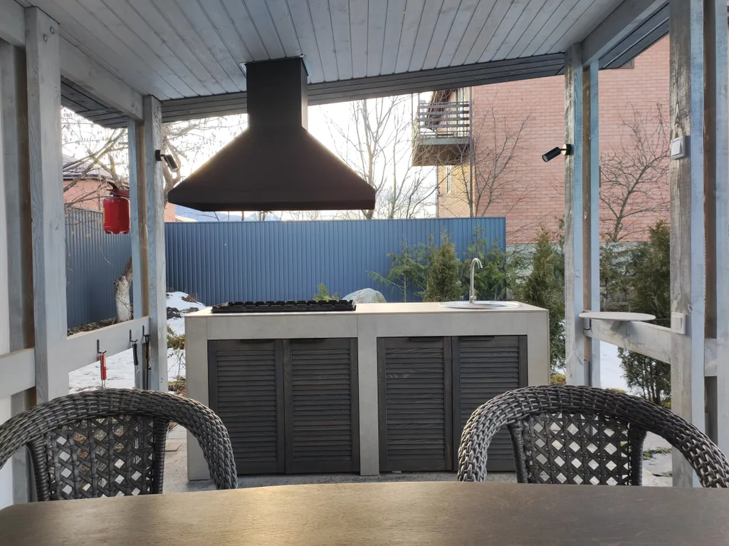 Дом в зелёной части города