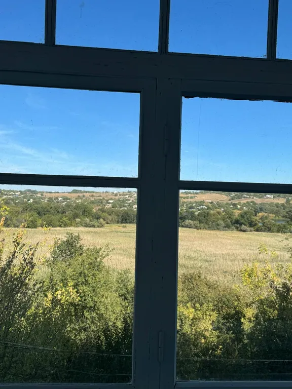 Уютная однокомнатная квартира с видом на берег реки