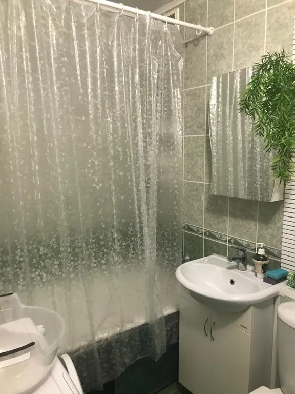 Квартира Уютная квартира около парка с фонтаном — Тихвин