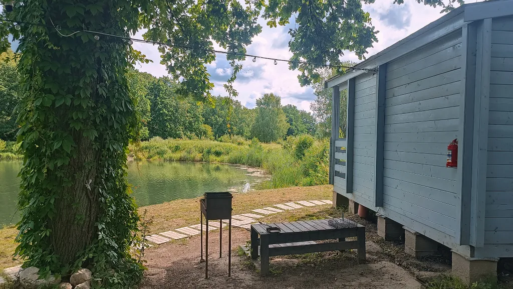 Дом на берегу озера