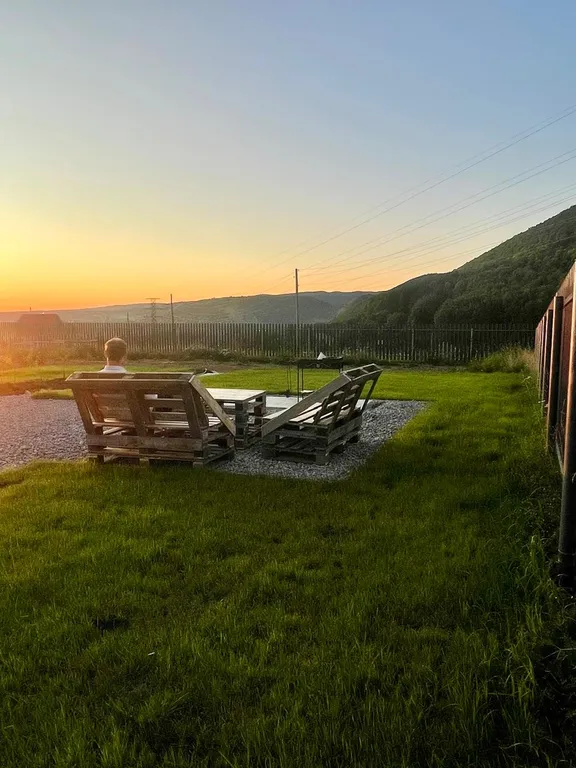 Коттедж Уютный домик Афрейм с видом на горы и лес — Аша