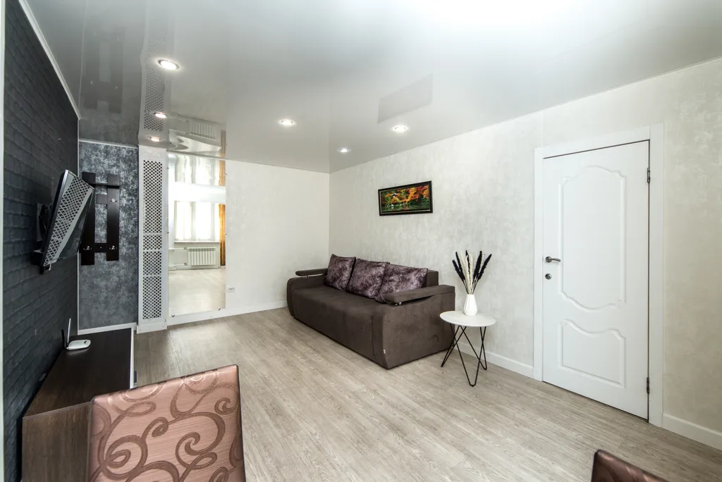 2-ком на набережной в самом центре города