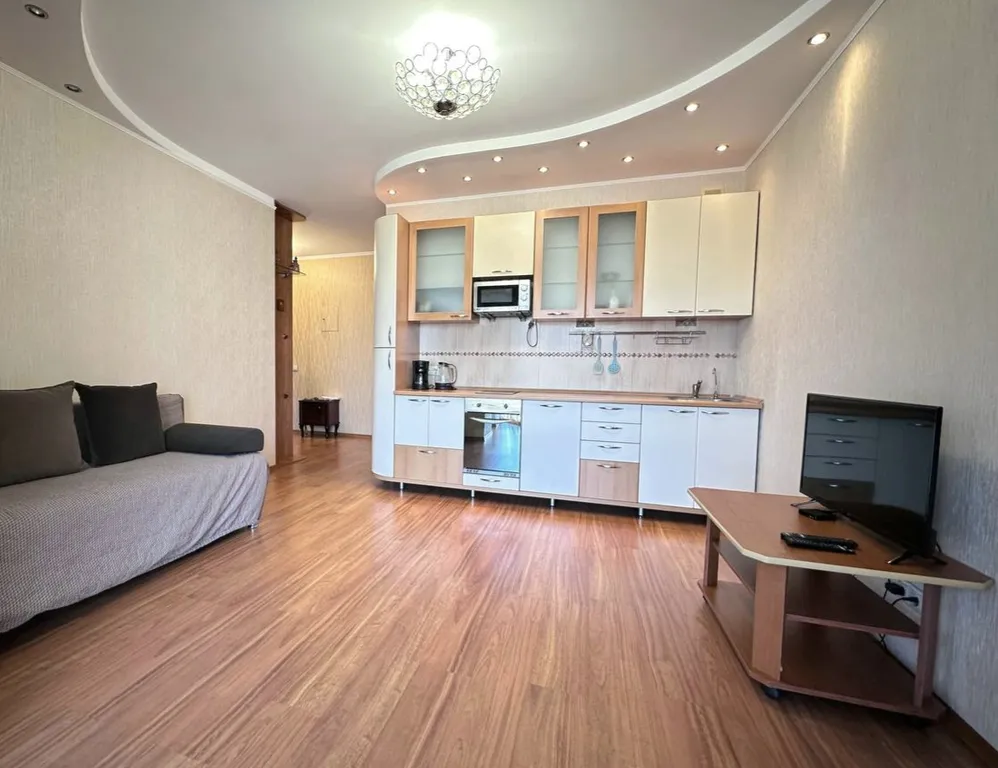 2-комнатная квартира на Молодежном рядом с Ледовой ареной