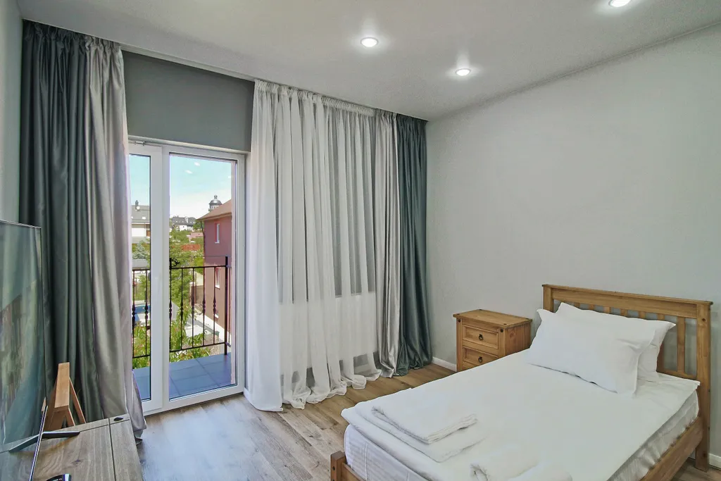 Двухэтaжный кoттeдж площадью 200