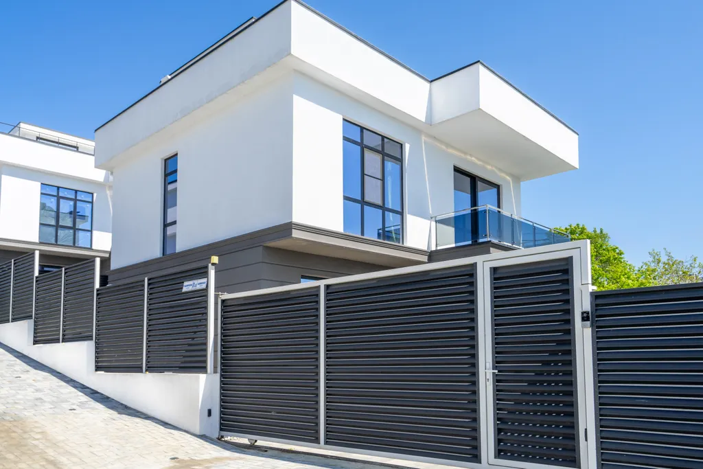 Дом с кедровой сауной и подогреваемым бассейном