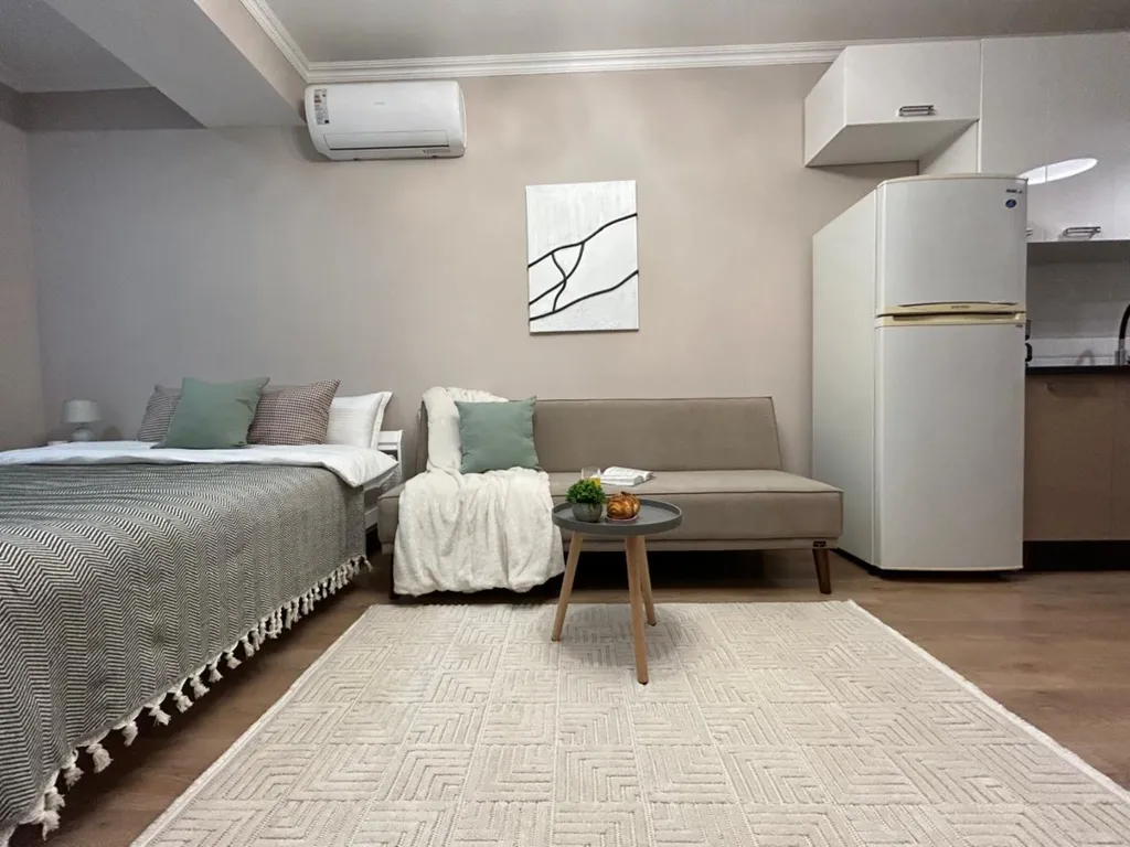 Нежная и уютная студия Кашемир в сердце города