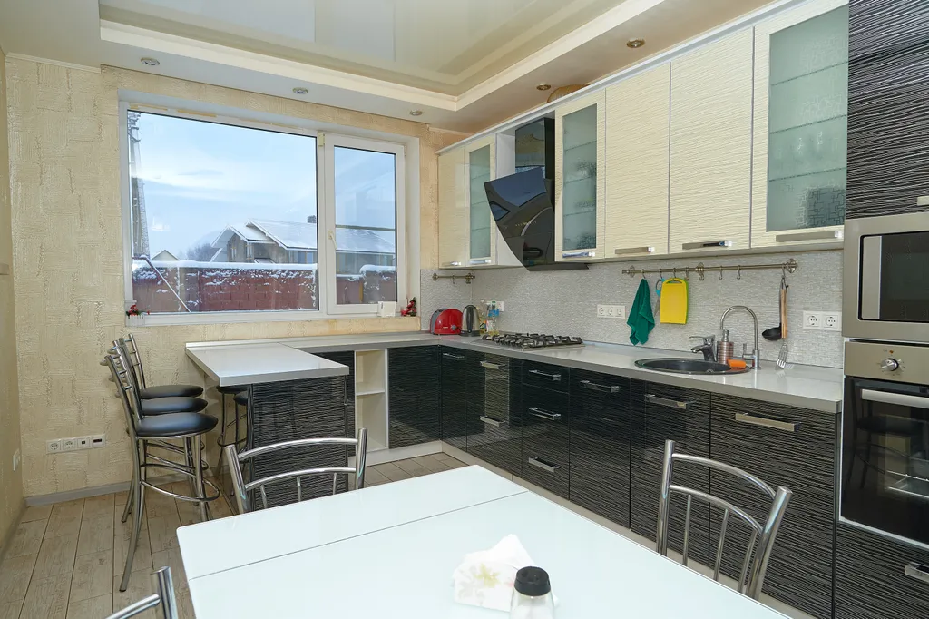 Уютный коттедж с 4-ми спальнями, баней и бильярдом у озера