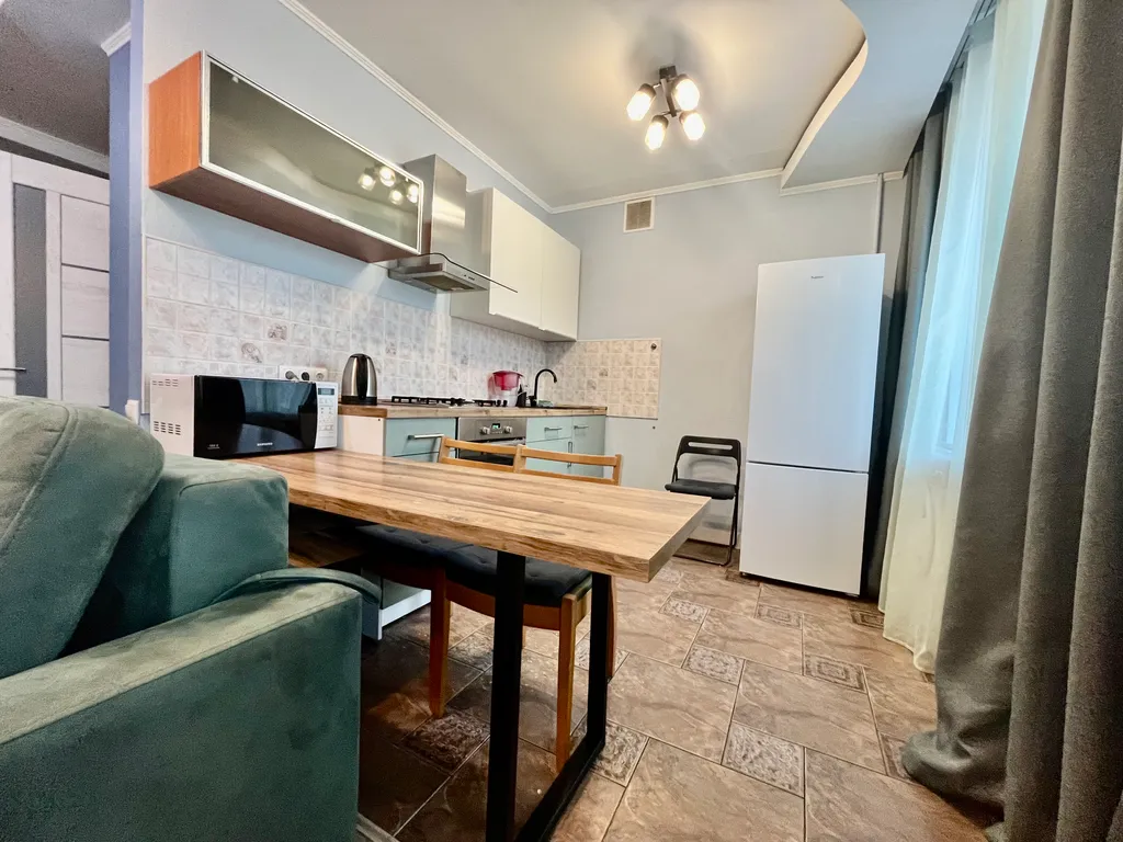 Трешка в центре рядом с ТЦ Галерея