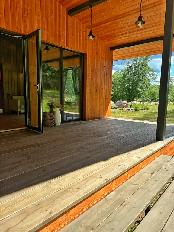 Коттедж Коттедж на берегу реки — Хотнежа