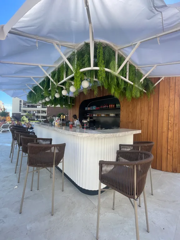 Премиум апартамент на первой береговой линии с бассейном