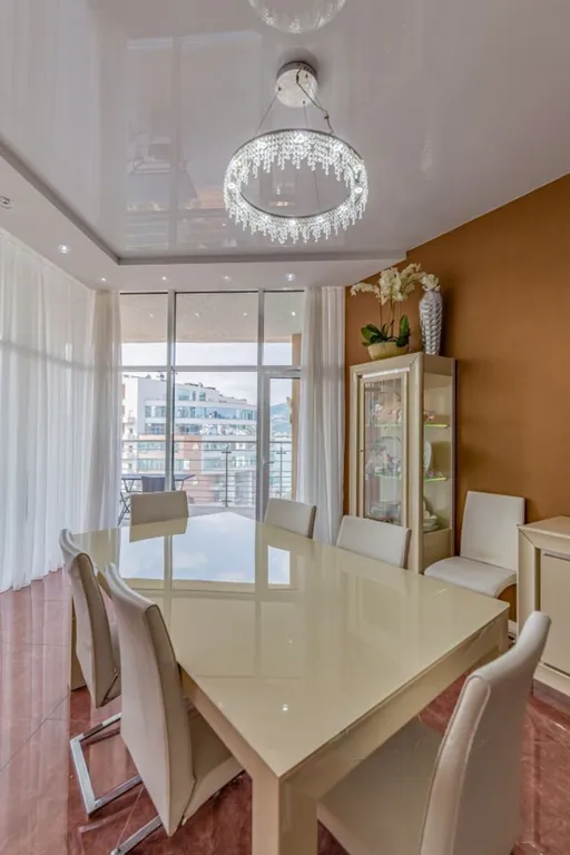 Квартира с террасой и видом на море