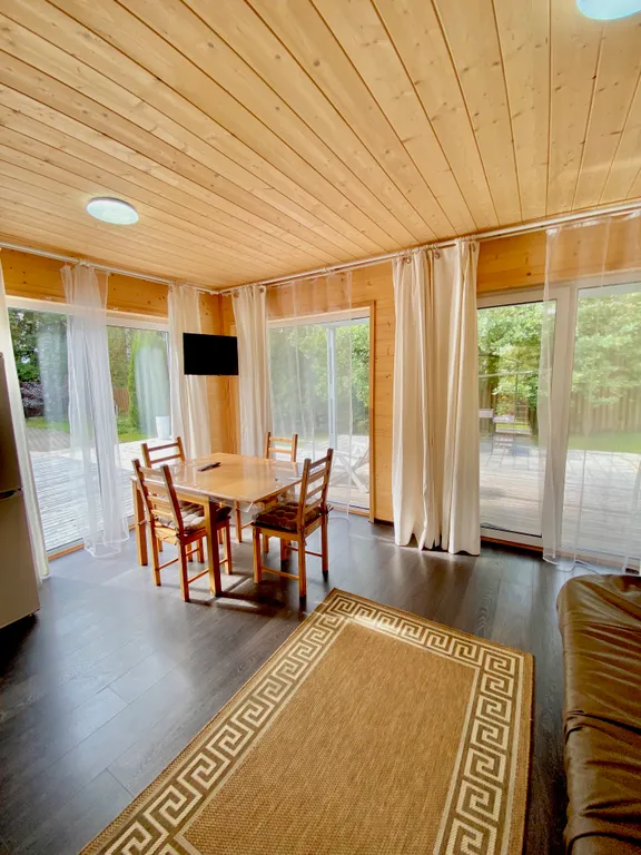 Уютный дом для семейного отдыха с баней и детской площадкой