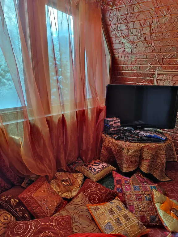 Дом с прудом