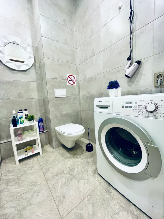 Студия в доме бизнесс-класса, южный, есть платная парковка, фонтан