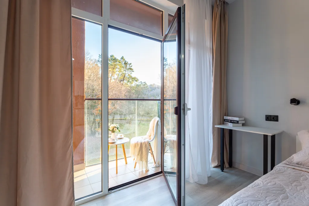 Студия Аллея 114 с балконом и видом на лесопарк