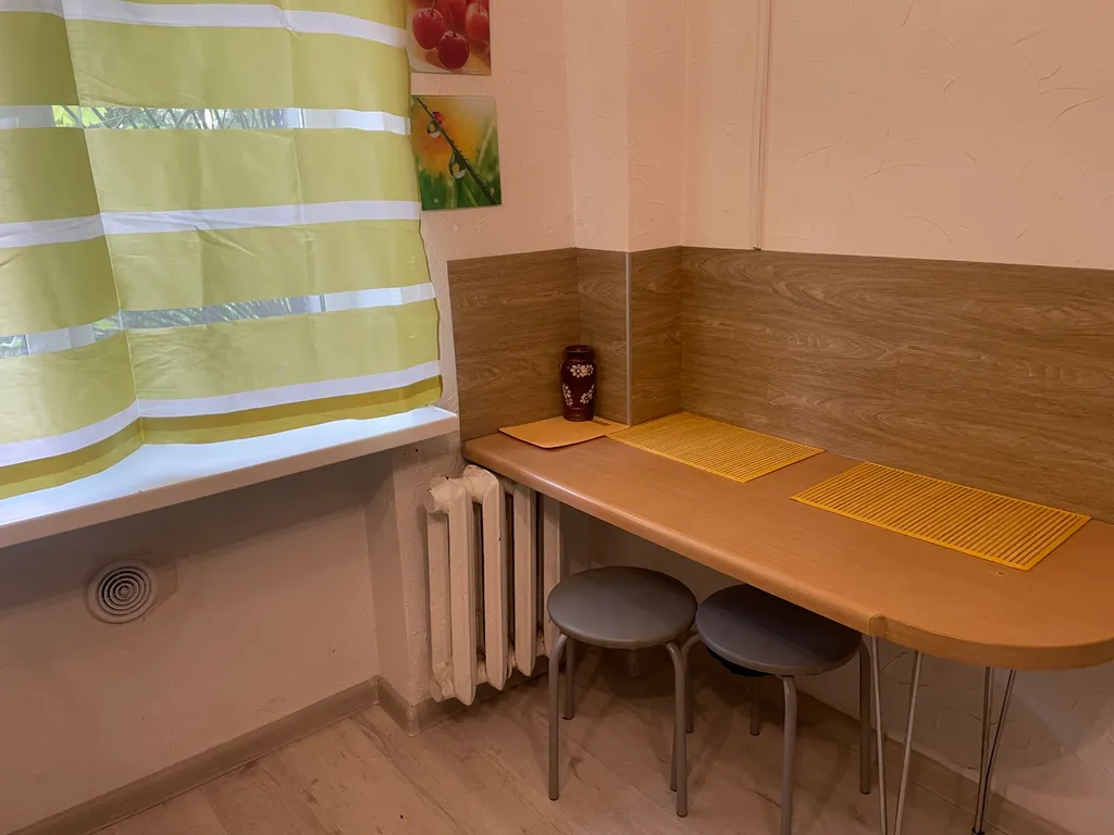 Квартира с виноградными гроздьями в центре