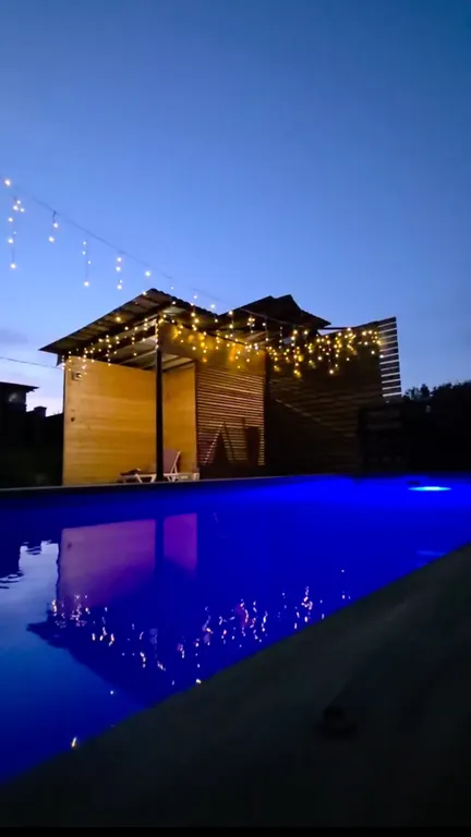 Коттедж с русской баней, горячей джакузи под звездам и бассейном