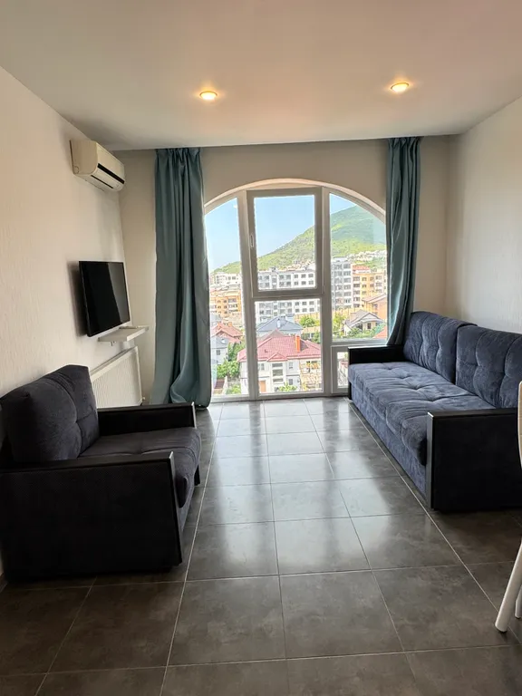 Панорамный вид на море и горы